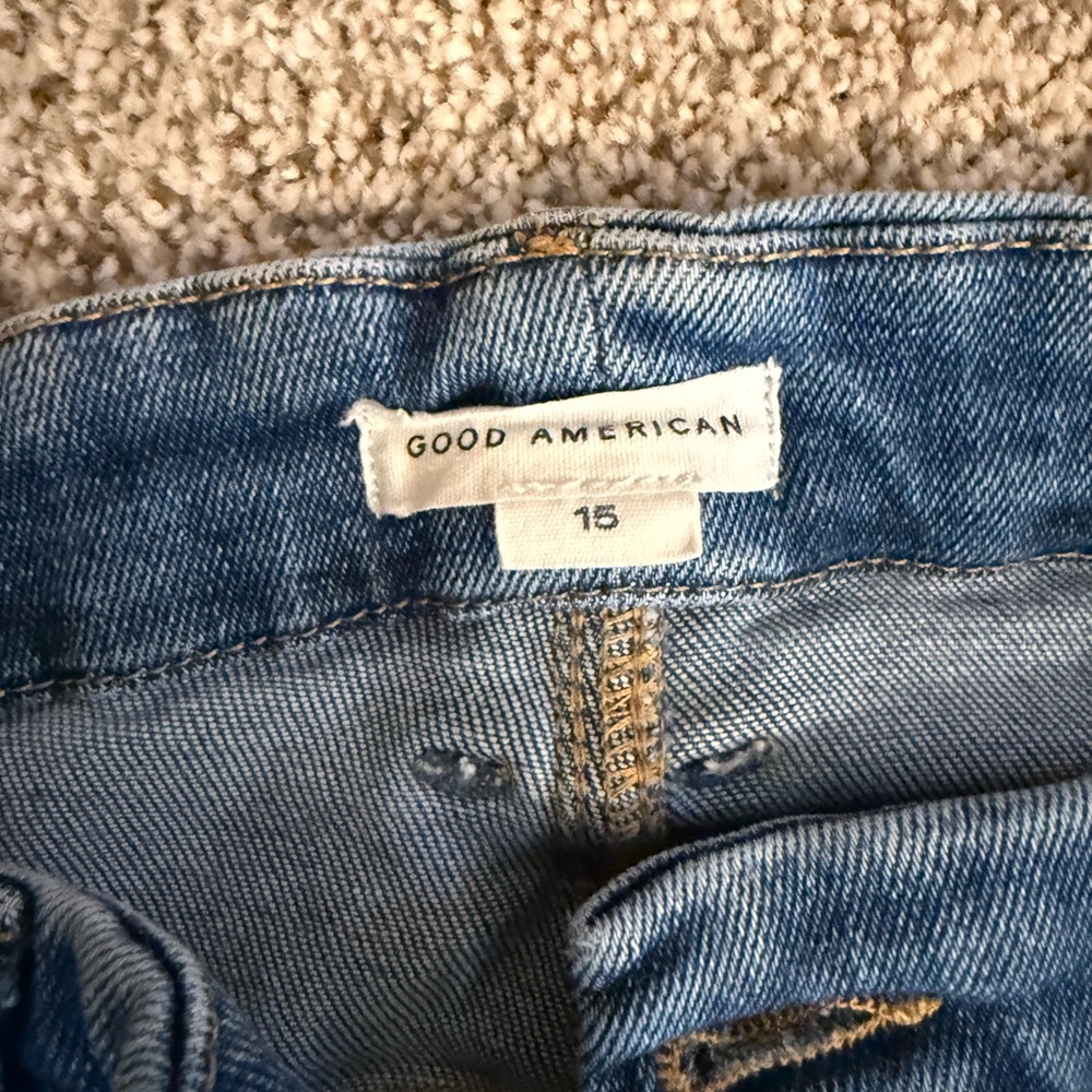 Good American Flare Jeans in Deep Blue - Picture 2 of 2